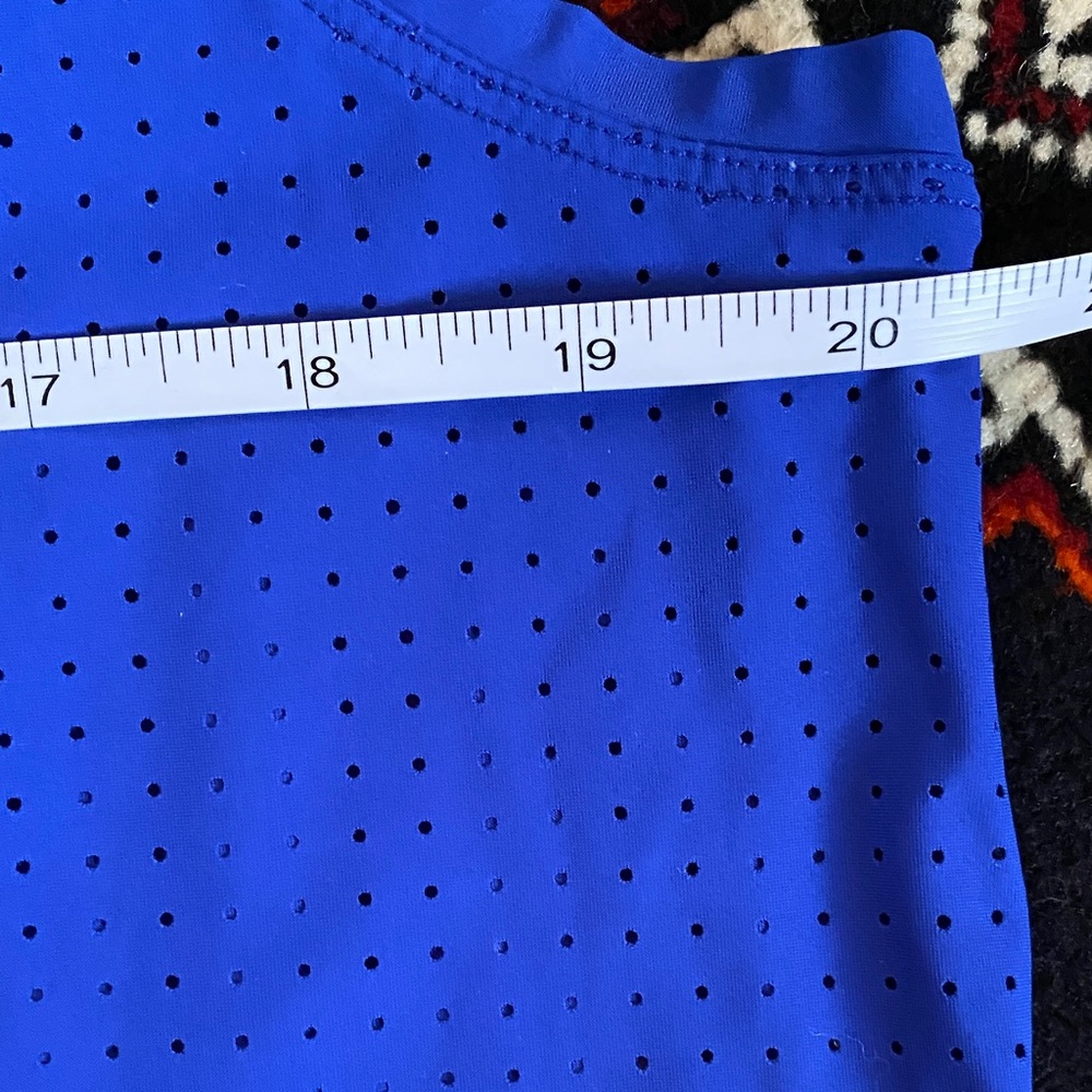 Gap Mesh Muscle Activewear Tank - Picture 3 of 8